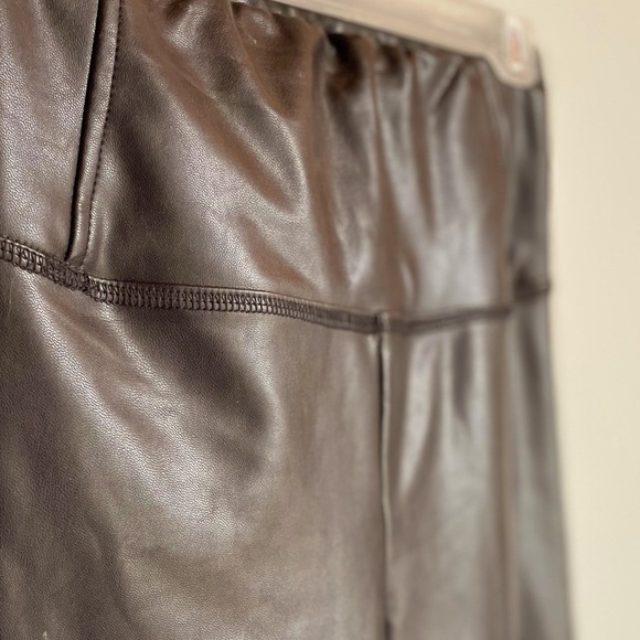 EUC Cloth By Design Buttery Soft Vegan Leather Leggings Black S - Picture 10 of 13